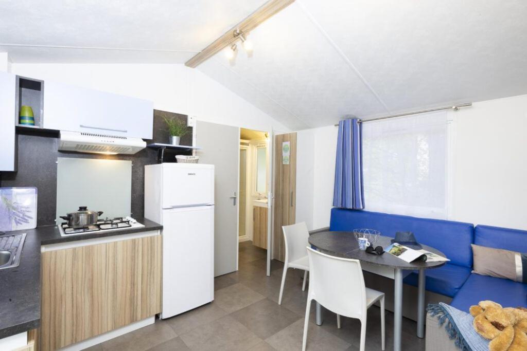 Camping Ushuaia Villages Au Bois Joli Andryes Extérieur photo